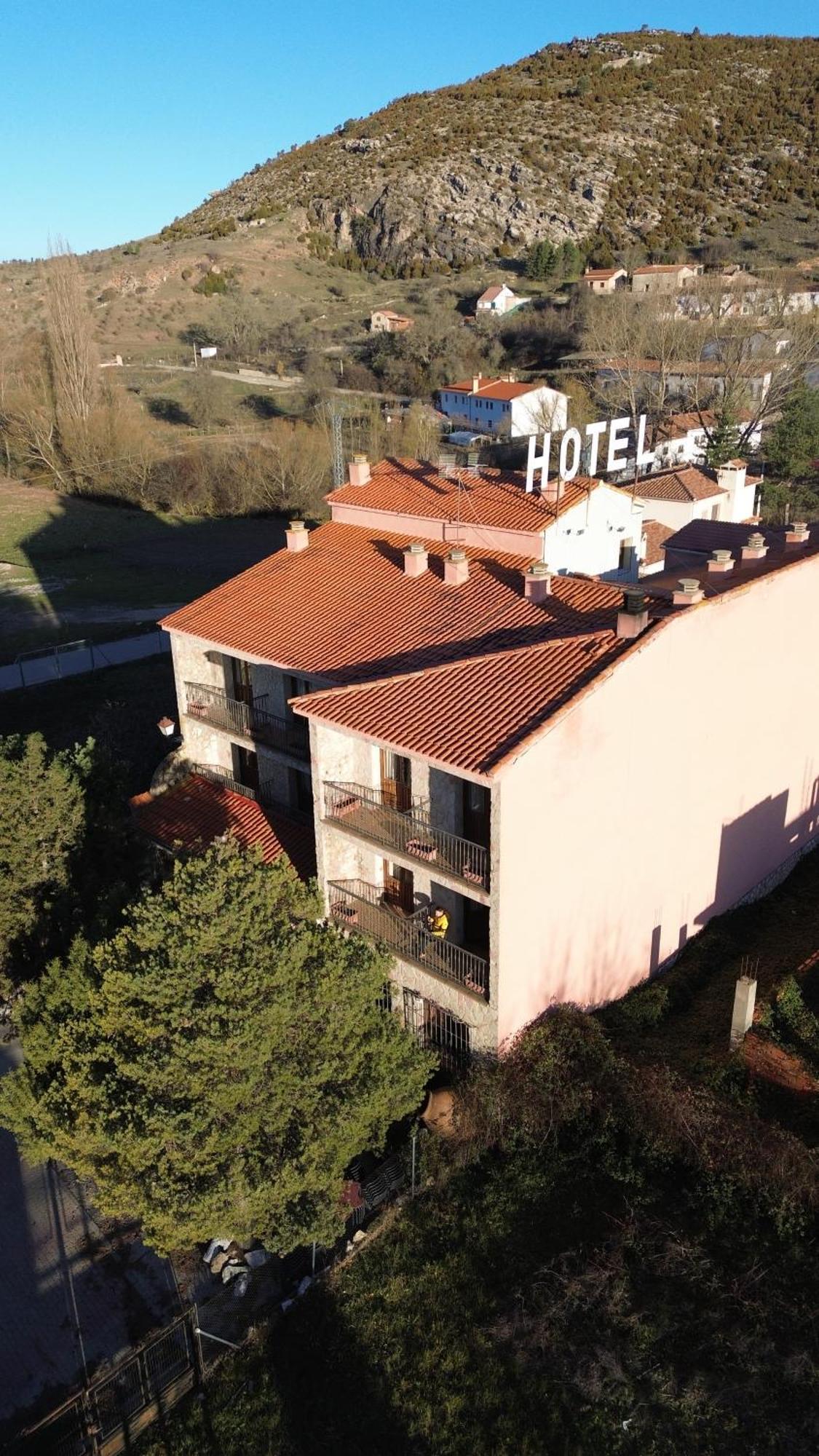 Hotel Restaurante Rio Cuervo Vega del Cadorno Zewnętrze zdjęcie